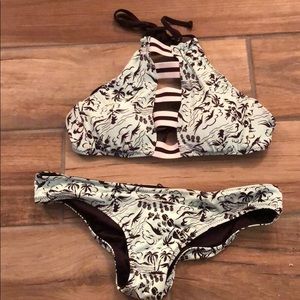 Halter bikini